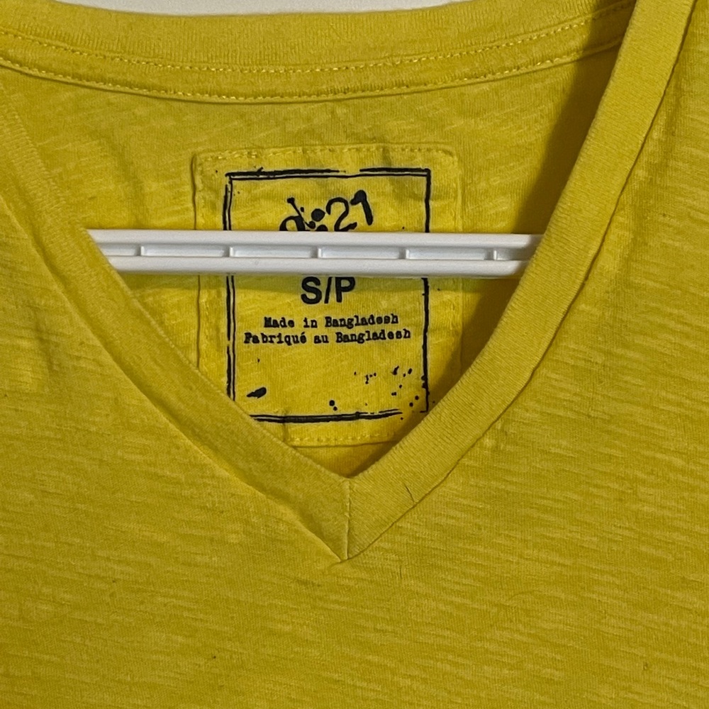 Yellow tshirt - Picture 2 of 3